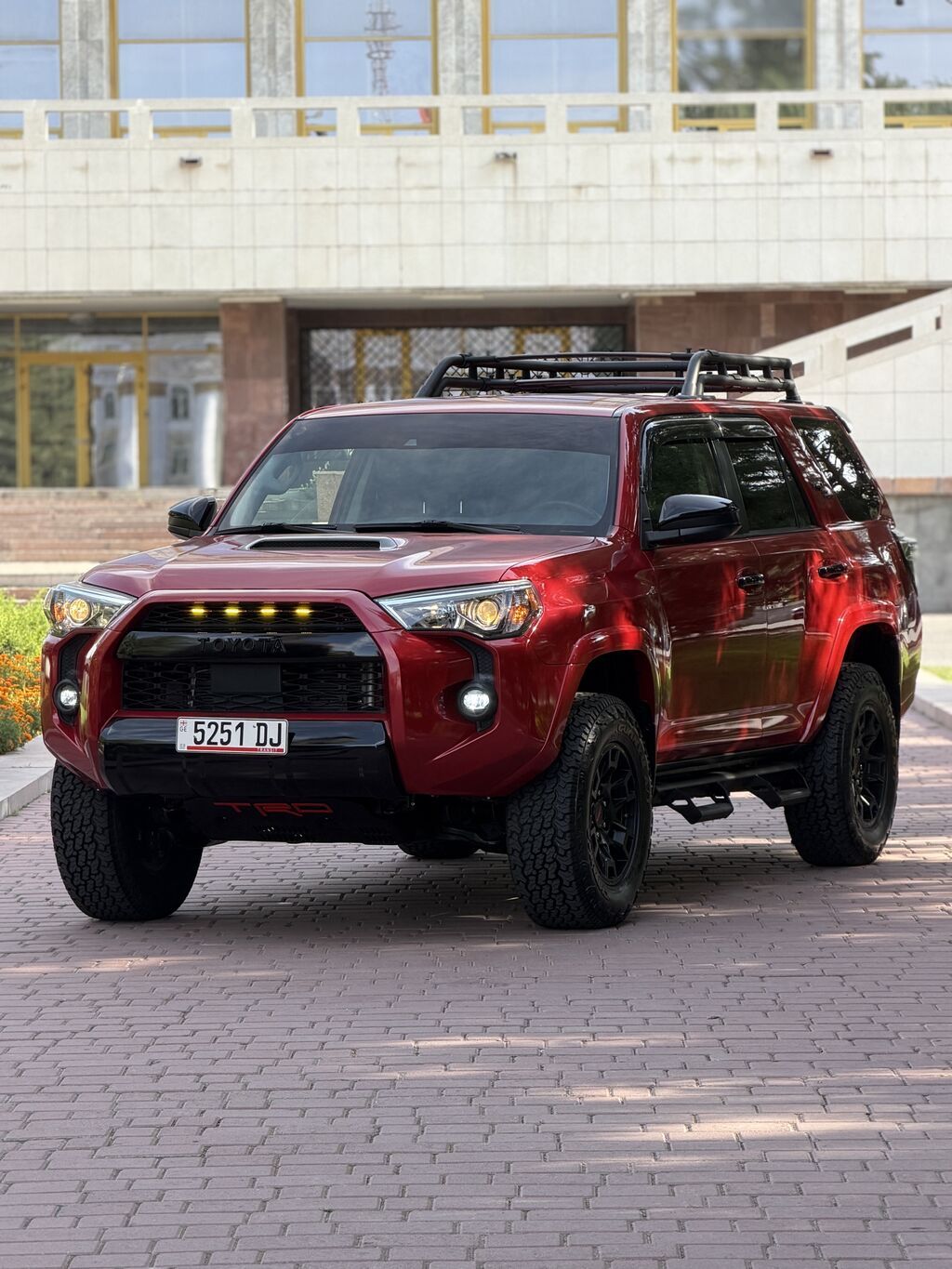 Toyota 4Runner: 2021 г., 4 л, Автомат, Бензин, Внедорожник: фото 6