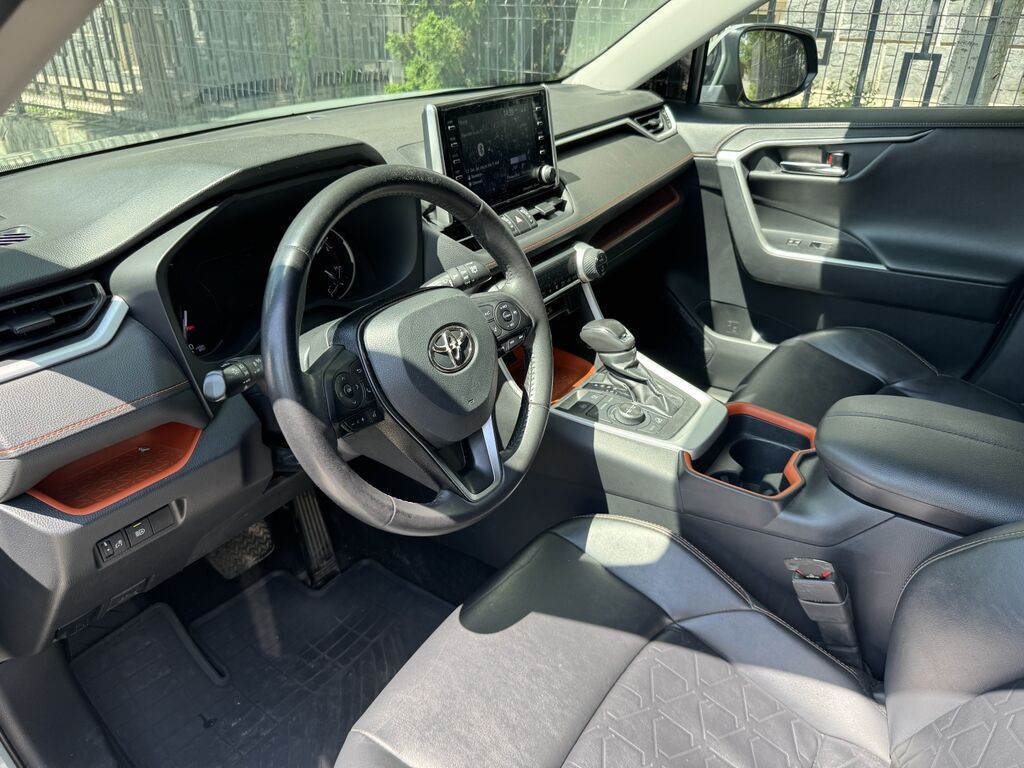 Toyota RAV4: 2020 г., Бензин, Кроссовер — фото 6