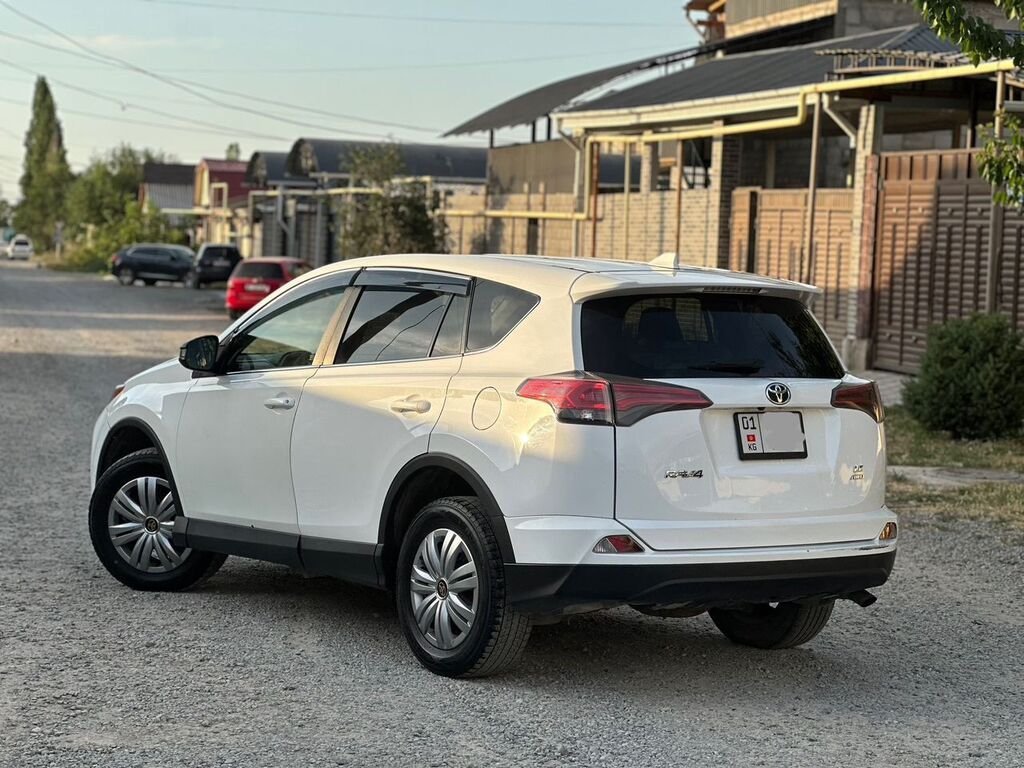 Toyota RAV4: 2018 г., 2.5 л, Автомат, Бензин, Кроссовер — фото 4