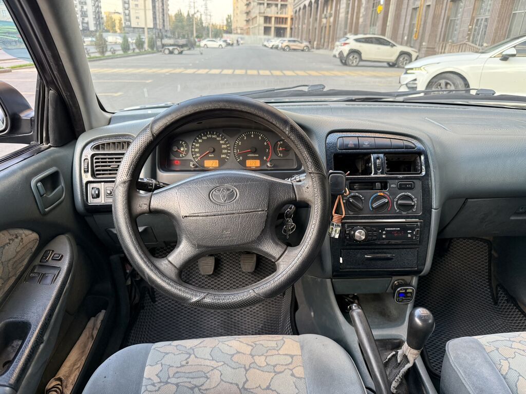 Toyota Avensis: 1999 г., 1.8 л, Механика, Бензин, Универсал: фото 6
