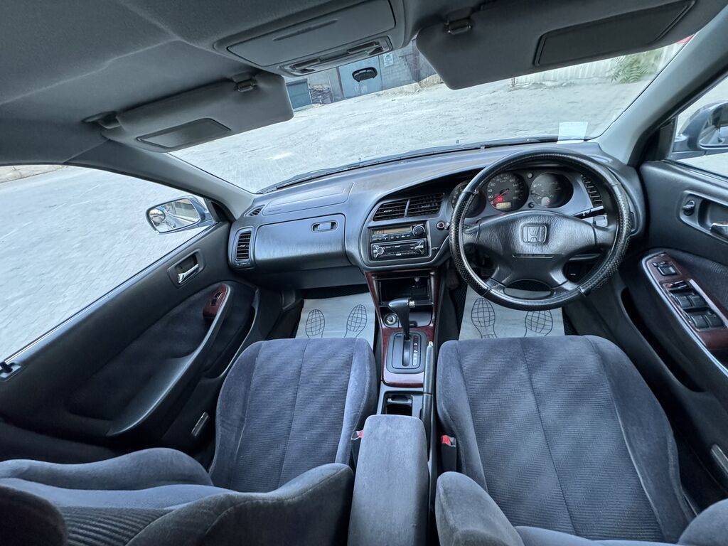Honda Accord: 2001 г., 2 л, Автомат, Газ, Седан: фото 3