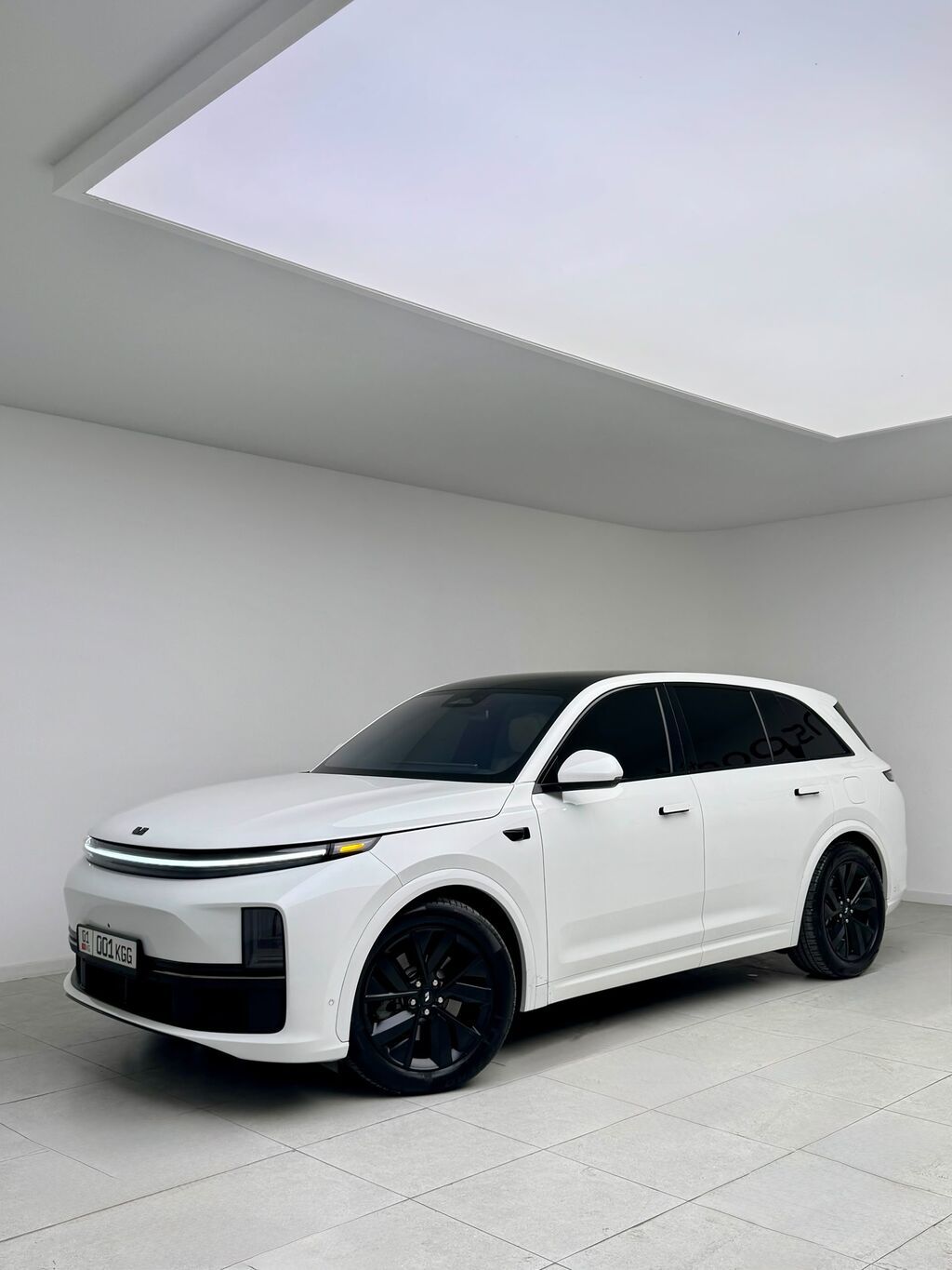 Lixiang L7: 2023 г., 1.5 л, Автомат, Электромобиль, Кроссовер: фото 4
