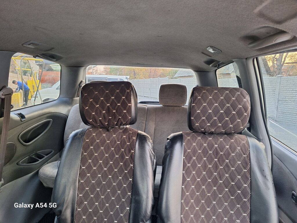 Toyota Previa: 2001 г., 2.4 л, Автомат, Газ, Минивэн: фото 6