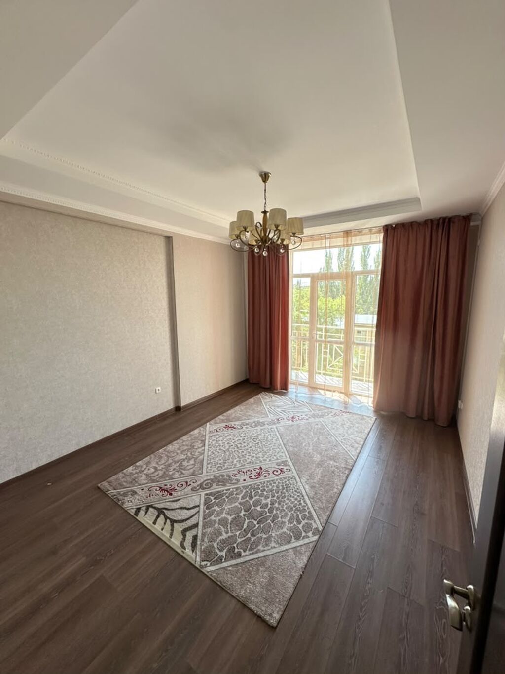 3 комнаты, 93 м², 4 мкр Элитка, 5 этаж, Свежий ремонт: фото 3