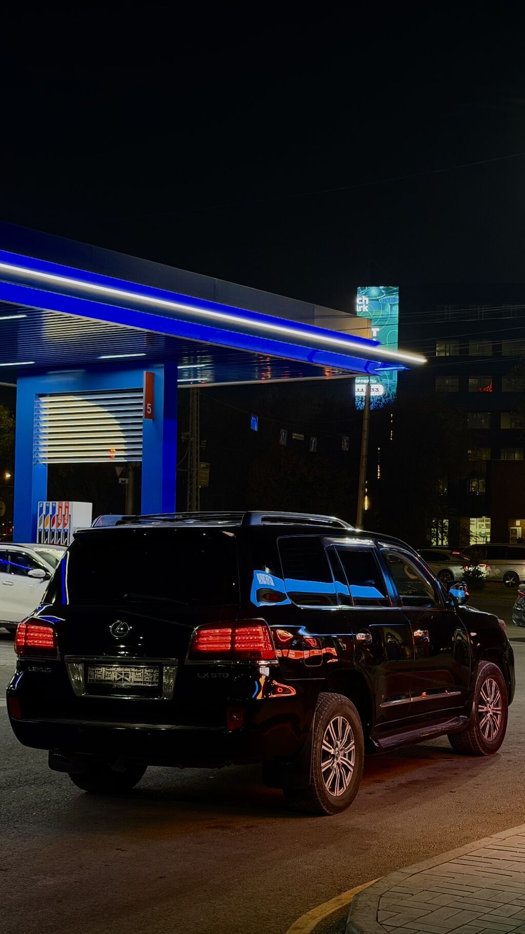 Lexus LX: 2008 г., 5.7 л, Автомат, Бензин, Внедорожник: фото 3
