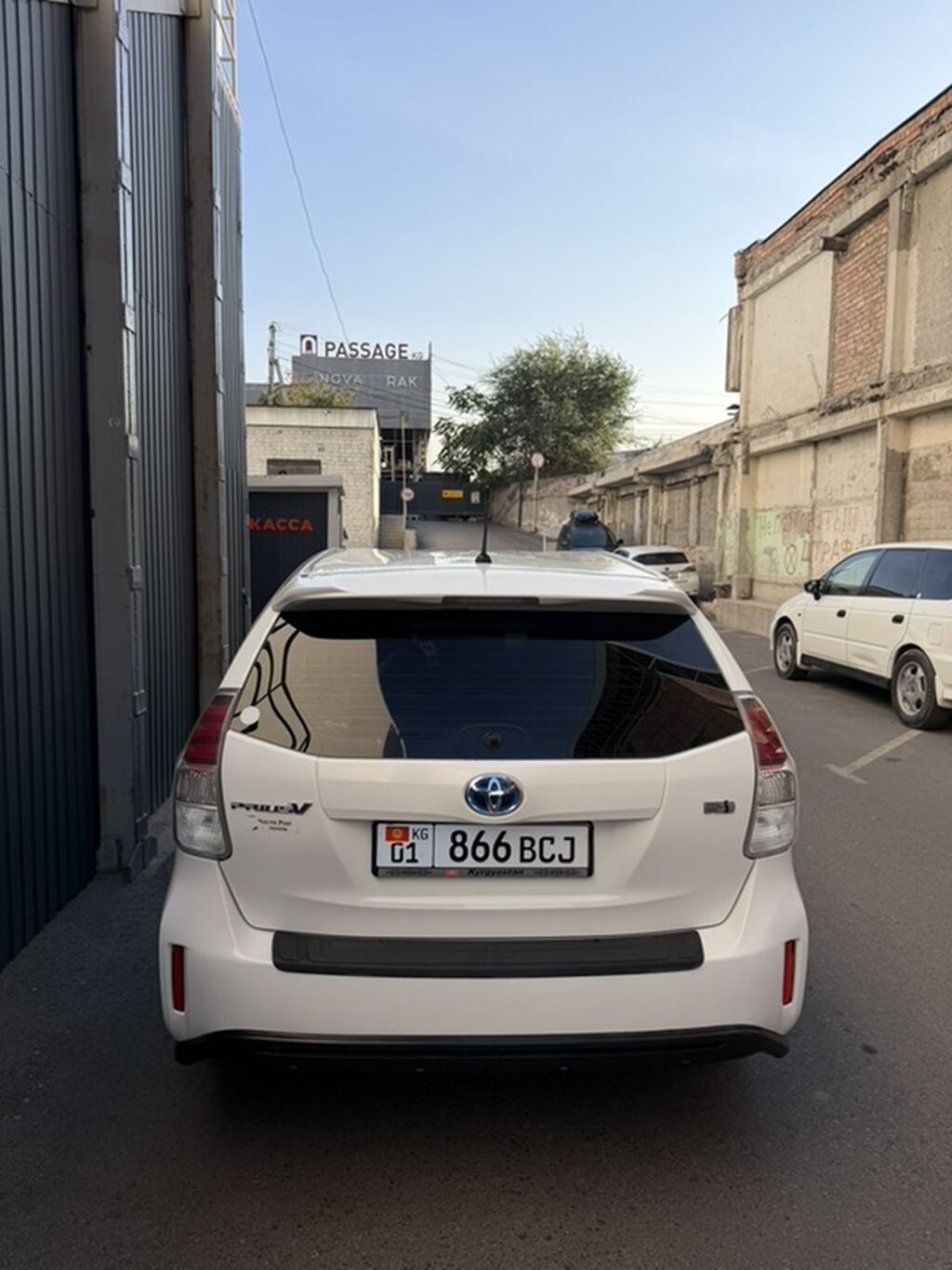 Toyota Prius V: 2018 г., 1.8 л, Гибрид, Универсал: фото 3