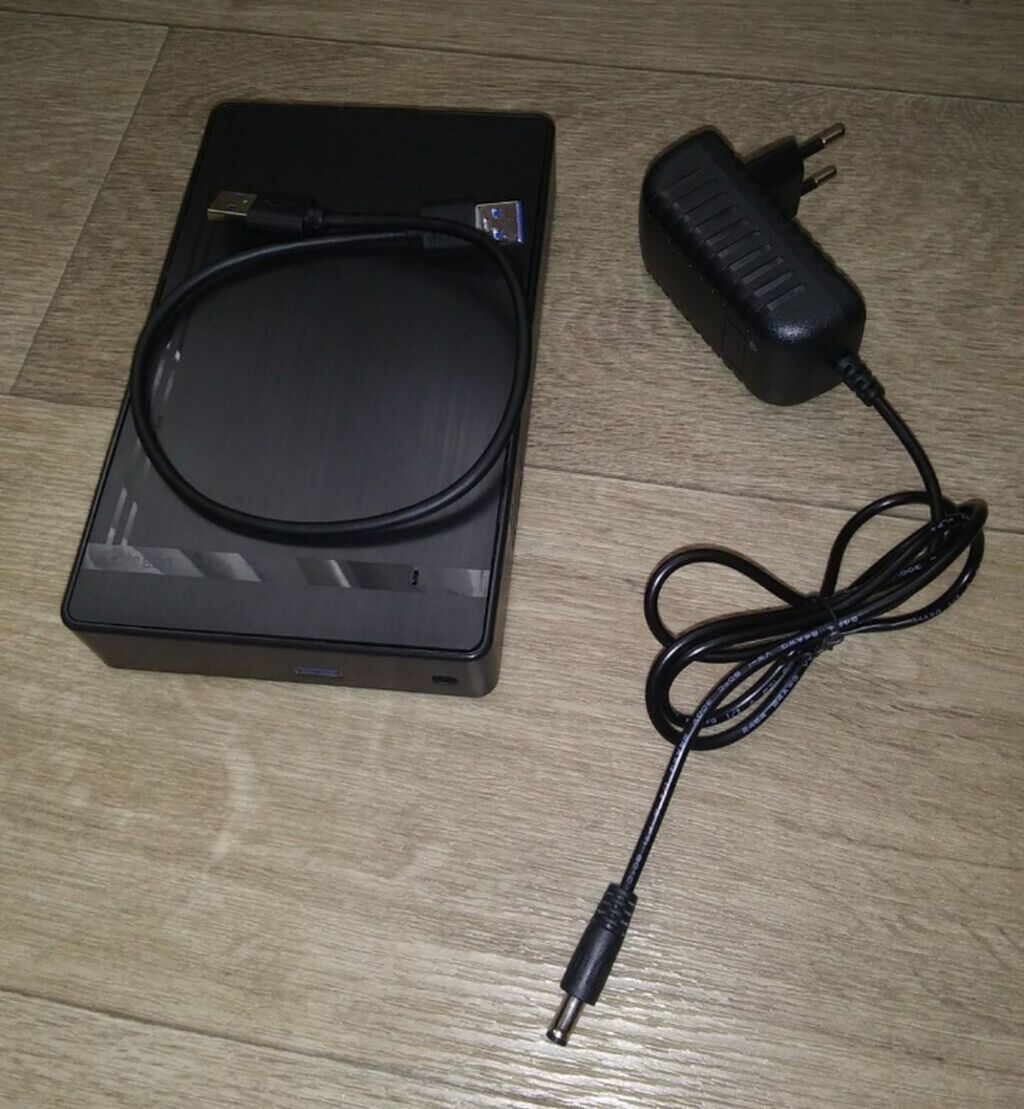 Внешний бокс для 3.5-дюймового HDD, Usb 3.0. Есть еще зарядное: фото 1