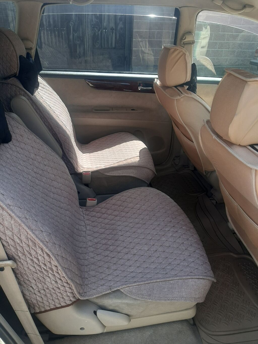 Toyota Ipsum 2001 г., 2.4 л, автомат, газ: фото 6
