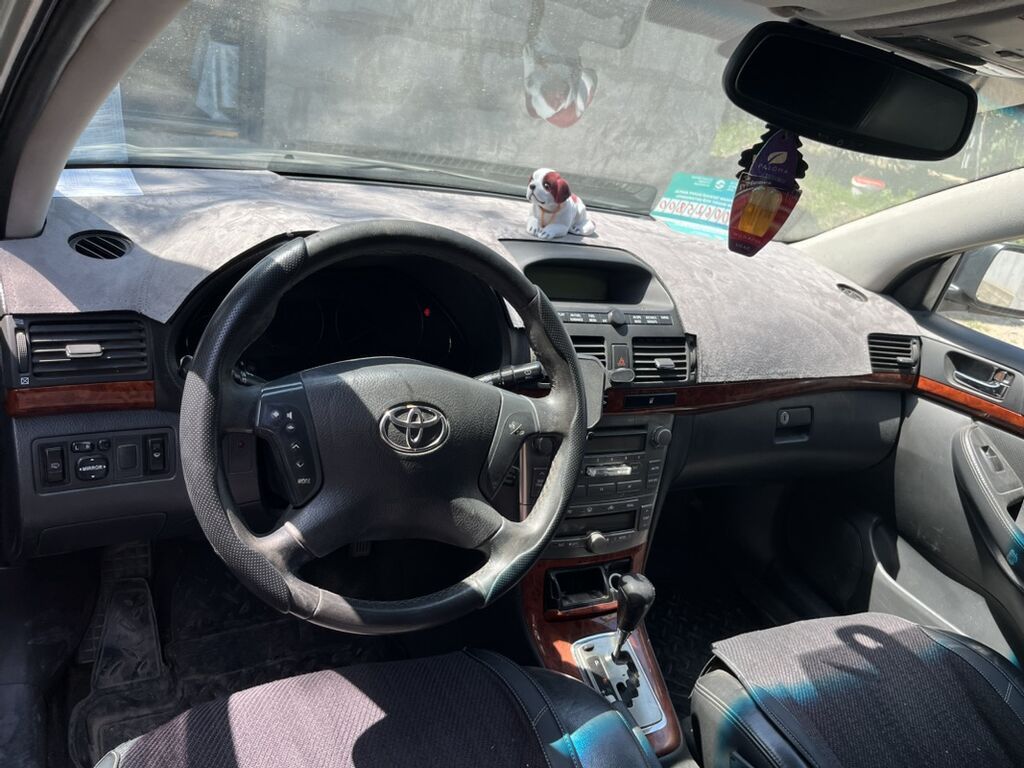 Toyota Avensis: 2005 г., 2 л, Автомат, Бензин, Седан: фото 7