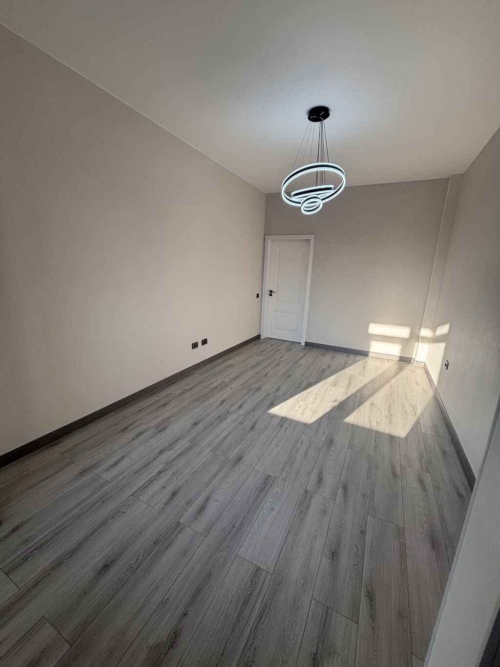 Аренда офисов, 80 м², В жилом комплексе, С видом на горы, С оборудованием, С отдельной кухней: фото 3
