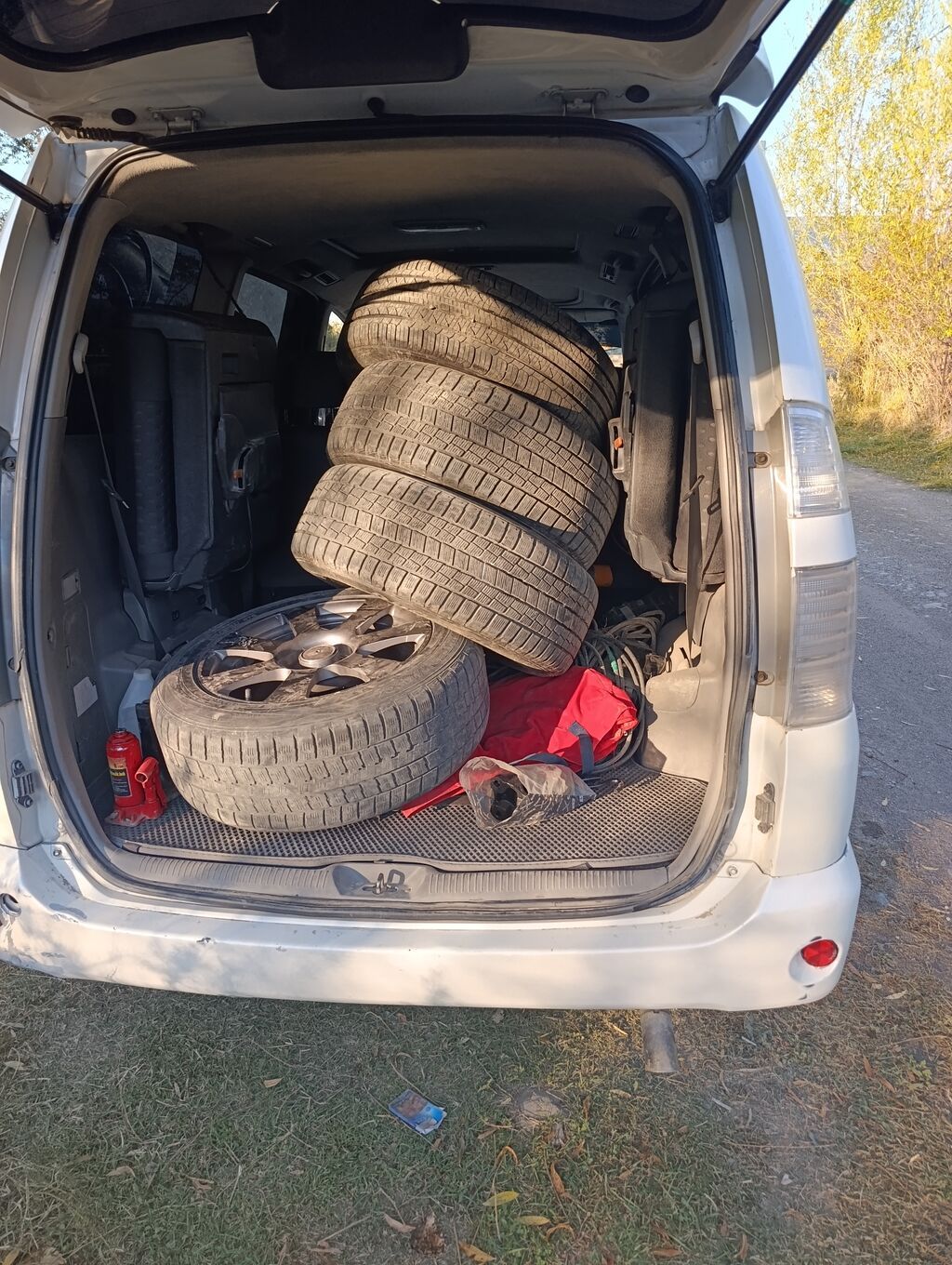 Toyota Voxy: 2003 г., 2 л, Автомат, Бензин, Минивэн: фото 5