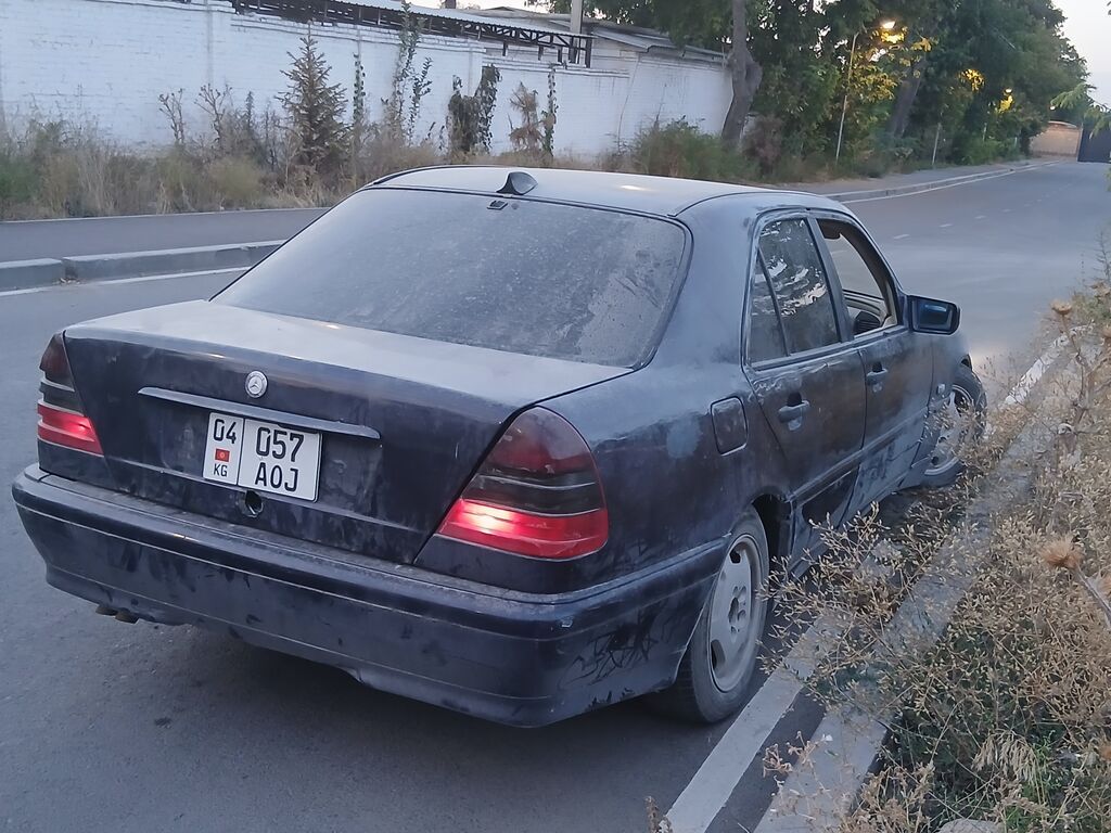 Mercedes-Benz C-Class: 1999 г., 2.4 л, Механика, Бензин, Седан: фото 8