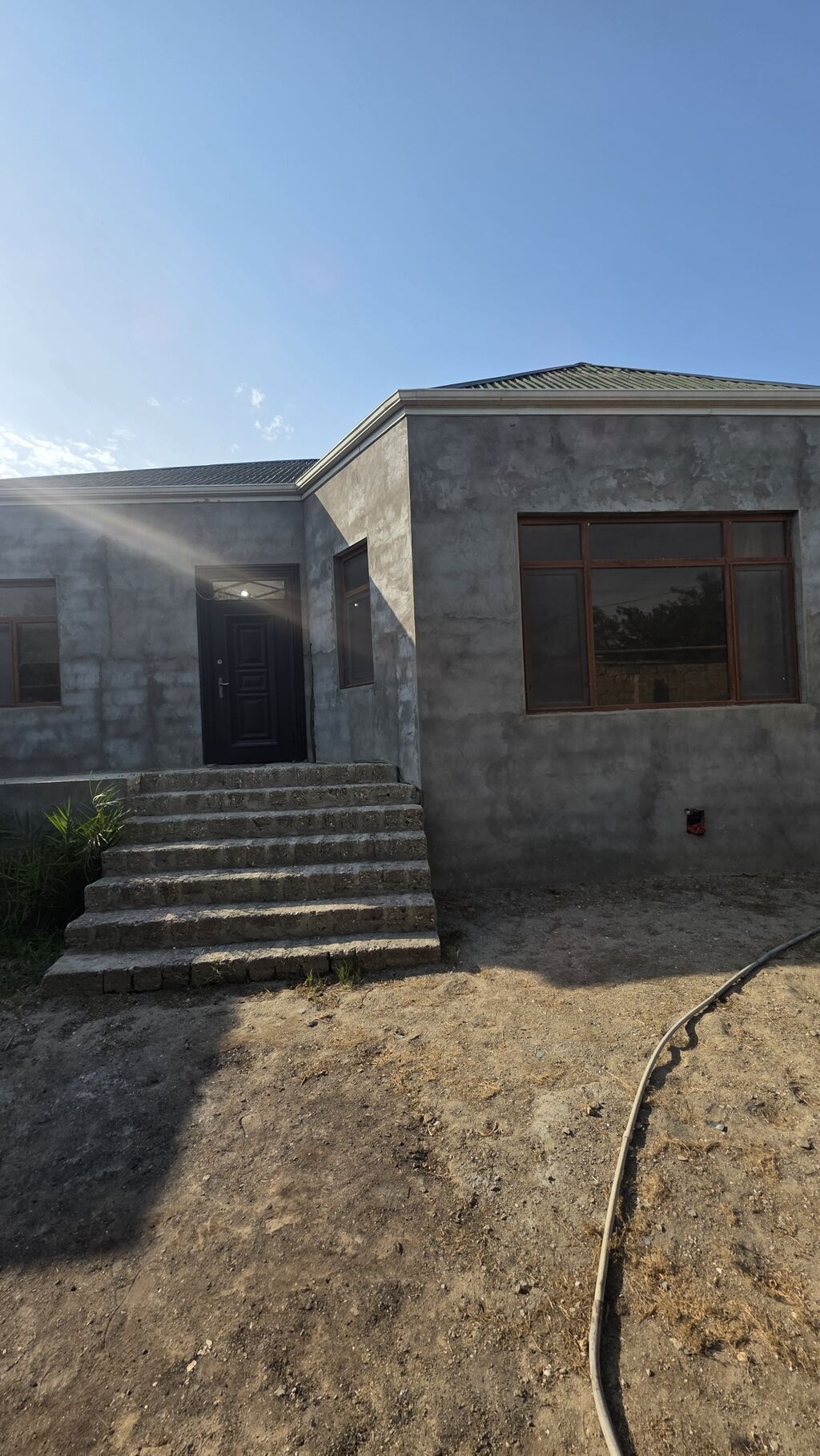 5 otaqlı, 145 kv. m, Təmirsiz