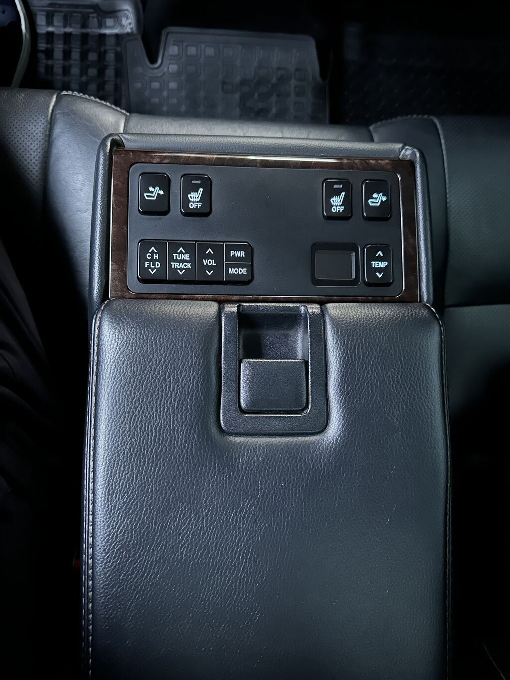 Toyota Camry: 2017 г., 2.5 л, Автомат, Бензин, Седан: фото 3