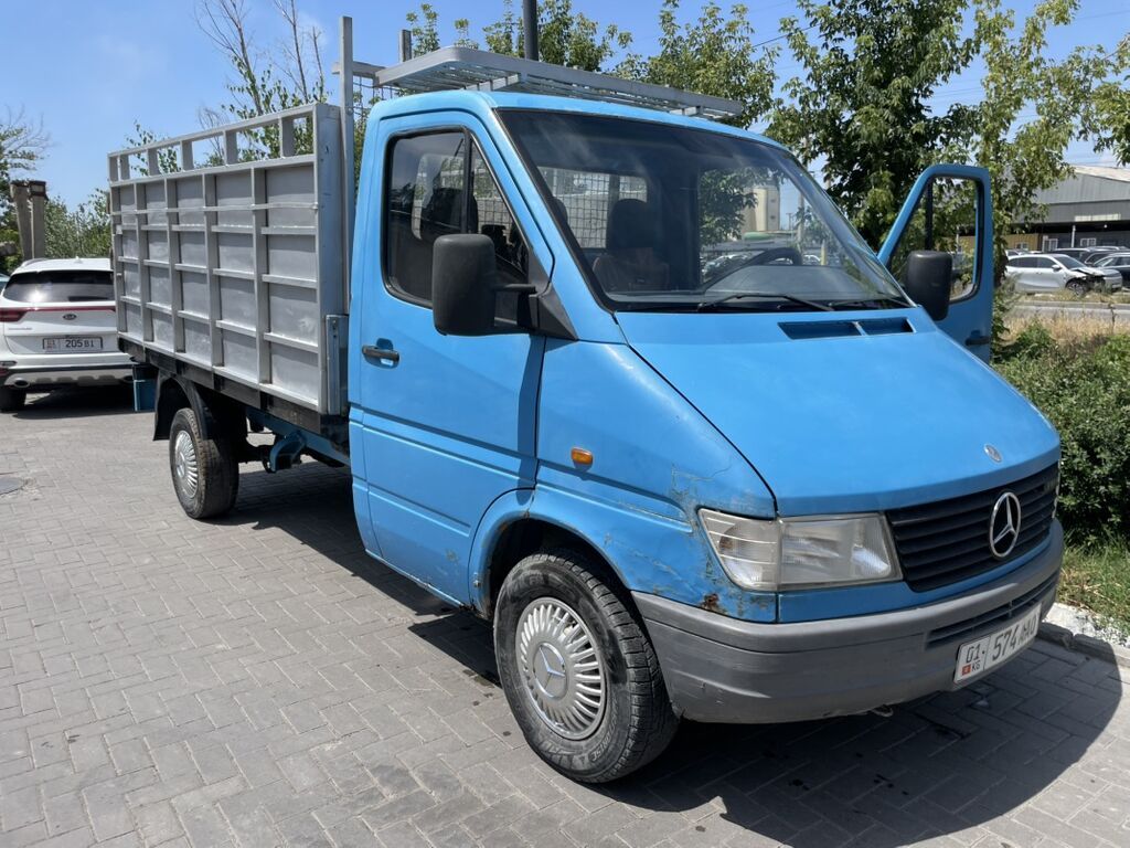Mercedes-Benz 310D (Sprinter) — бортовой/фермерский грузовик. -: фото 3