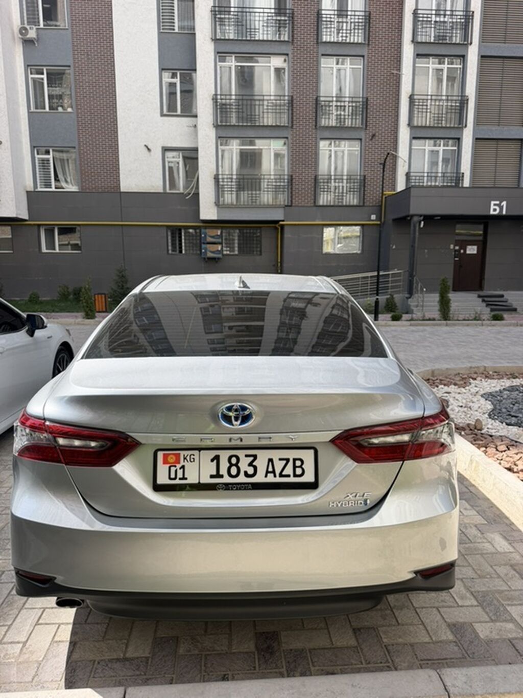Toyota Camry: 2020 г., Гибрид, Седан: фото 4
