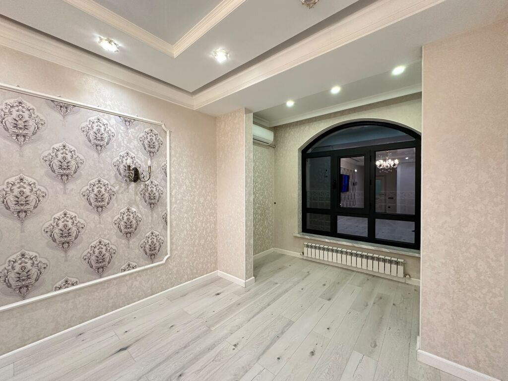 3 комнаты, 90 м², Золотой квадрат Элитка, 4 этаж, Дизайнерский ремонт: фото 3