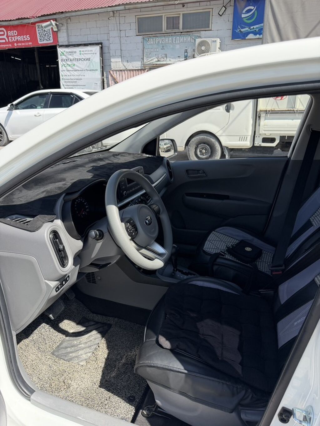 Kia Picanto: 2021 г., Автомат, Хэтчбэк: фото 2