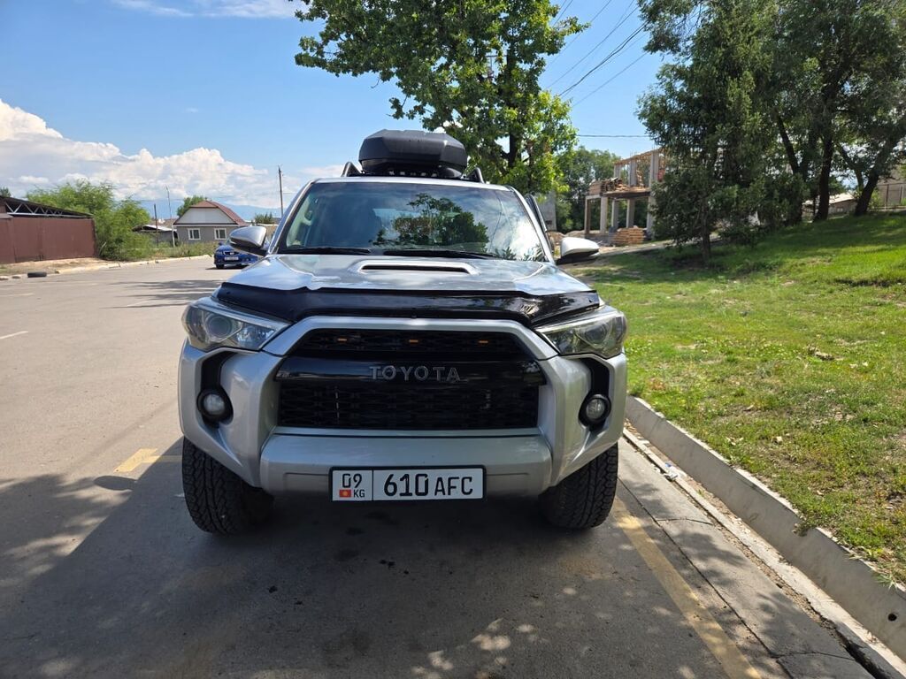 Toyota 4Runner: 2019 г., 4 л, Внедорожник: фото 2