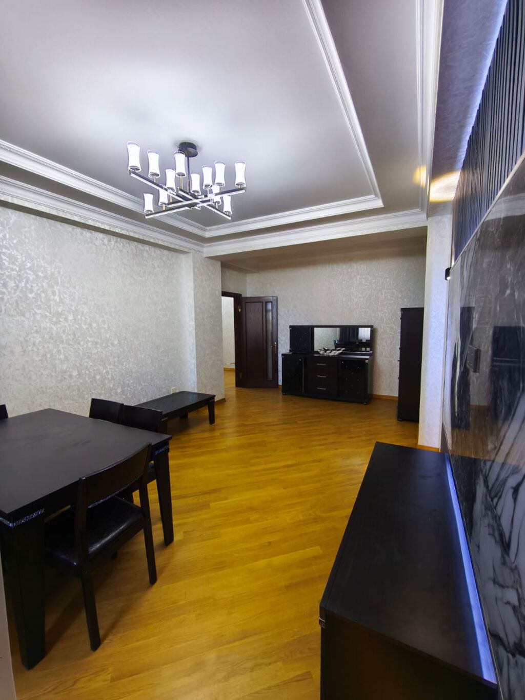 3 otaqlı, Yeni tikili, 132 kv. m