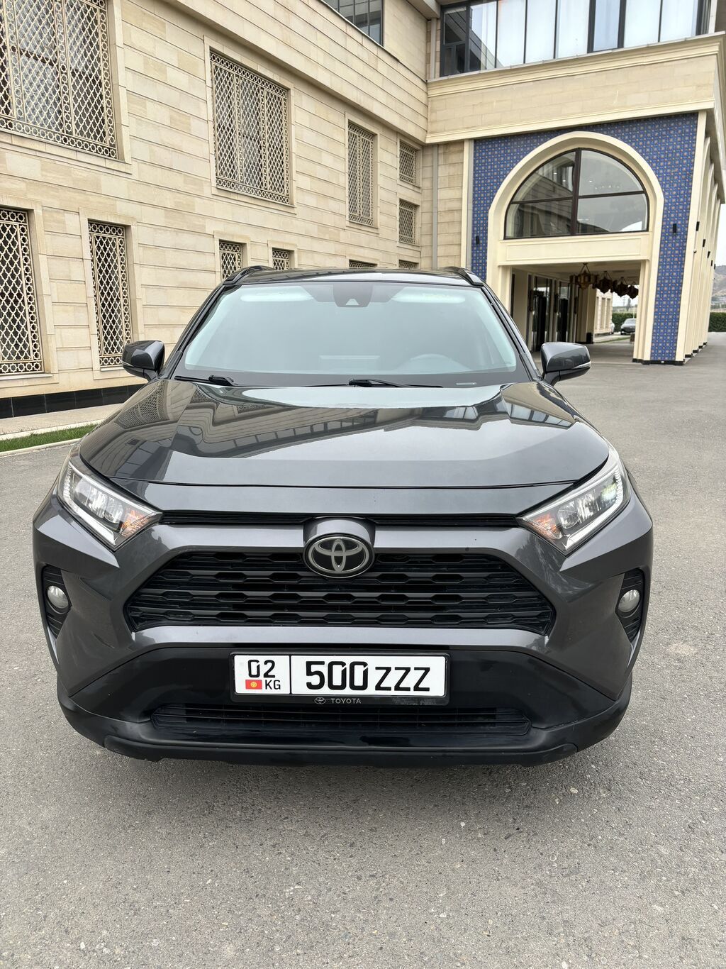 Toyota RAV4: 2020 г., 2.5 л, Автомат, Бензин, Кроссовер: фото 3