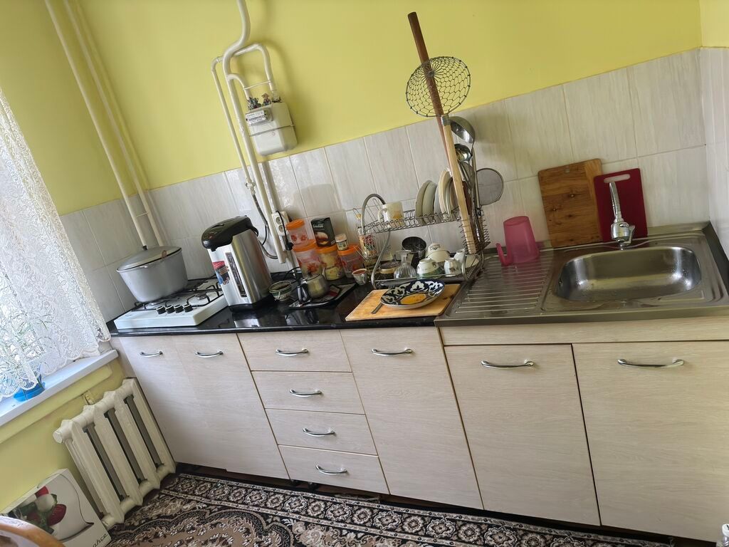 3 комнаты, 58 м², 105 серия, 1 этаж, Косметический ремонт: фото 1