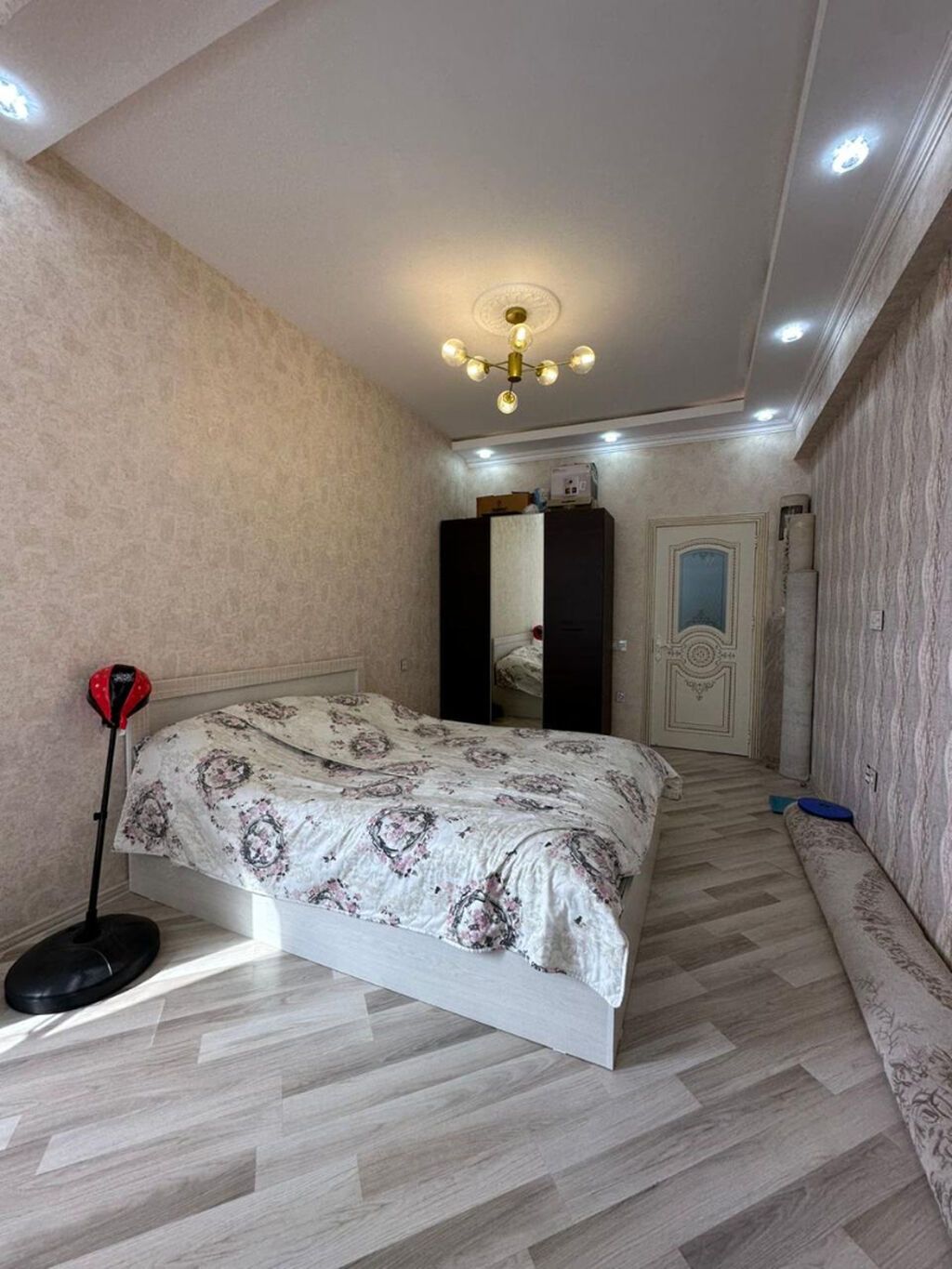4 otaqlı, Yeni tikili, 145 kv. m
