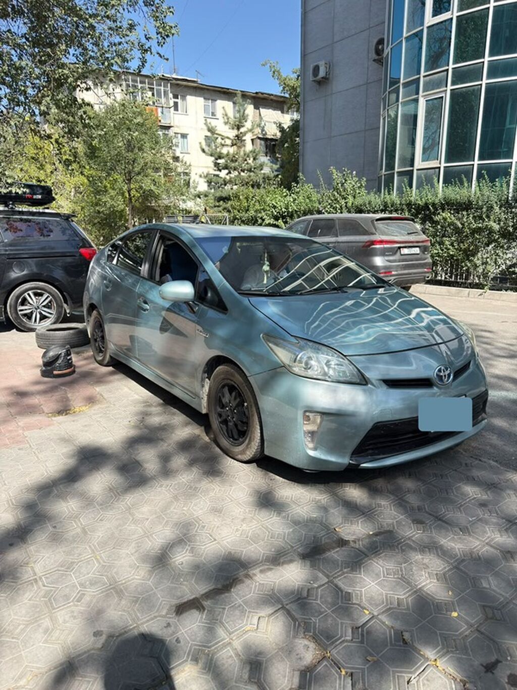 Toyota Prius: 2015 г., Вариатор, Гибрид, Хэтчбэк: фото 3