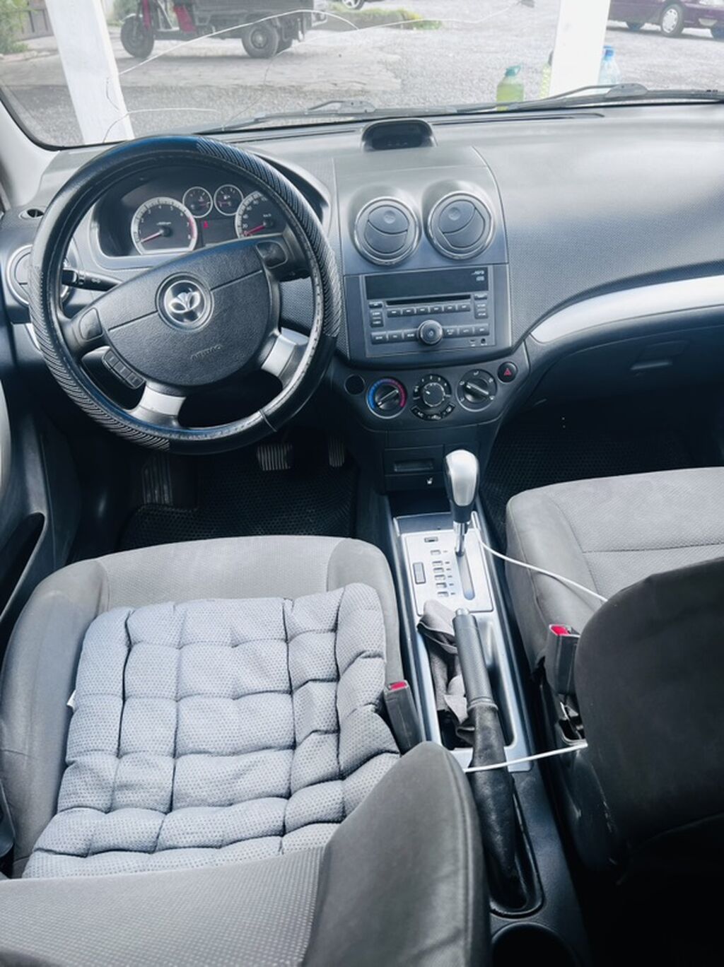 Daewoo Gentra: 2011 г., 1.2 л, Автомат, Бензин, Седан: фото 2