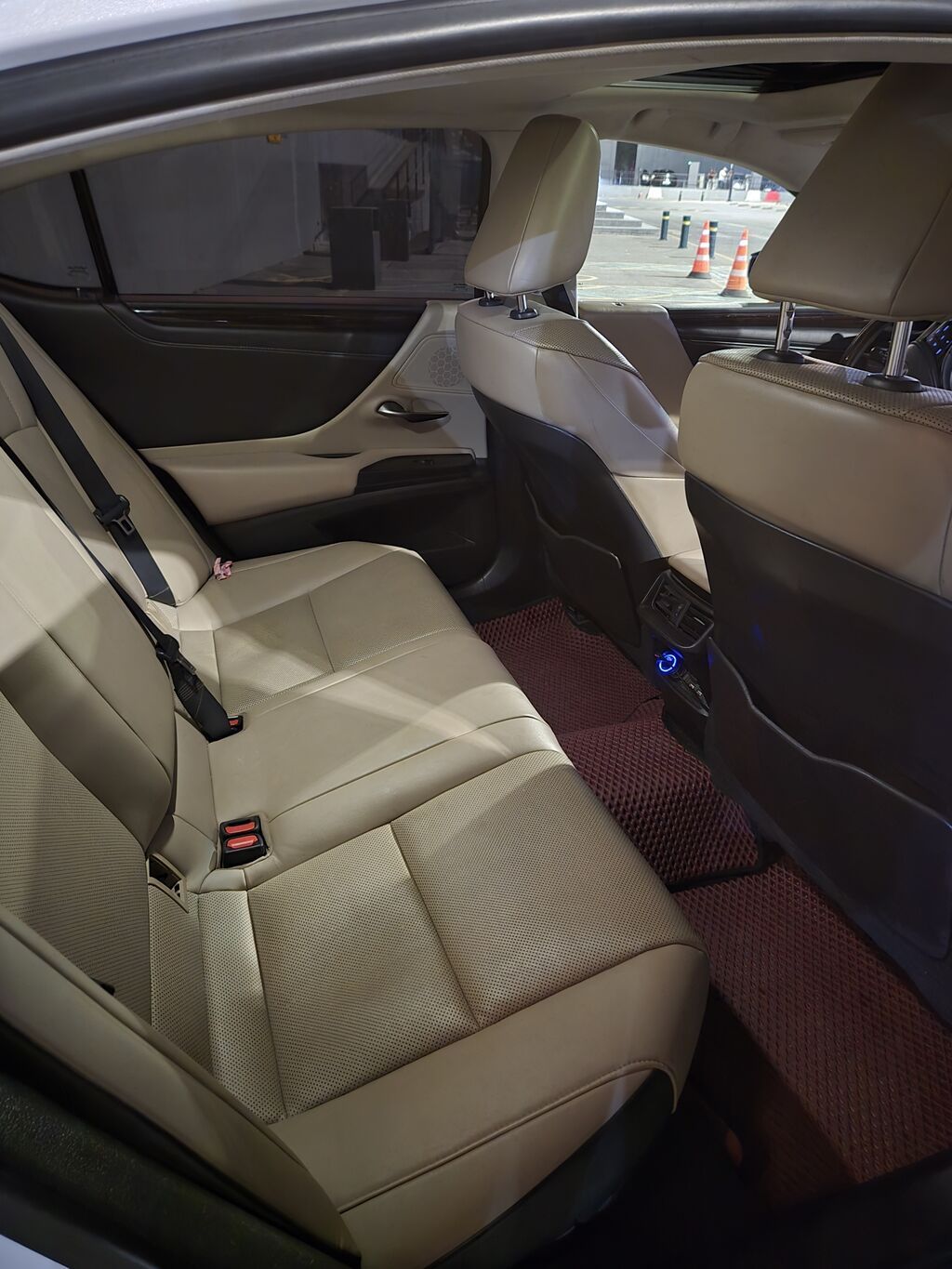 Lexus ES: 2021 г., 2.5 л, Автомат, Гибрид, Седан: фото 6