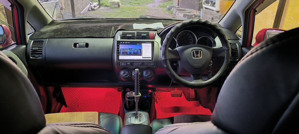 Honda Fit: 2002 г., 1.3 л, Хэтчбэк: фото 7