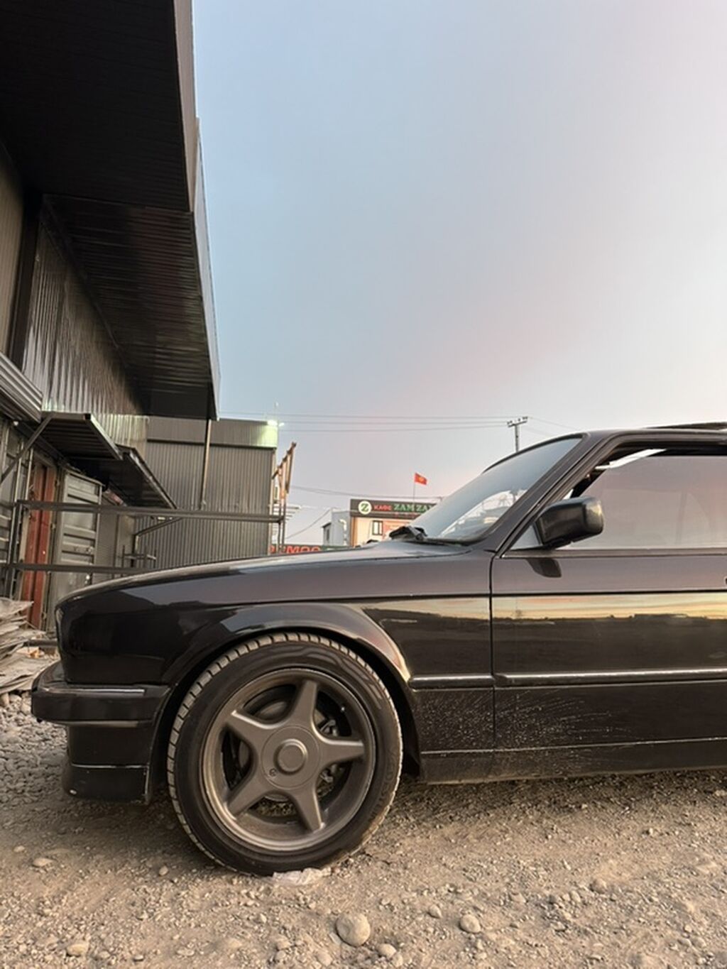 BMW 3 series: 1986 г., 2.5 л, Механика, Бензин, Седан: фото 2