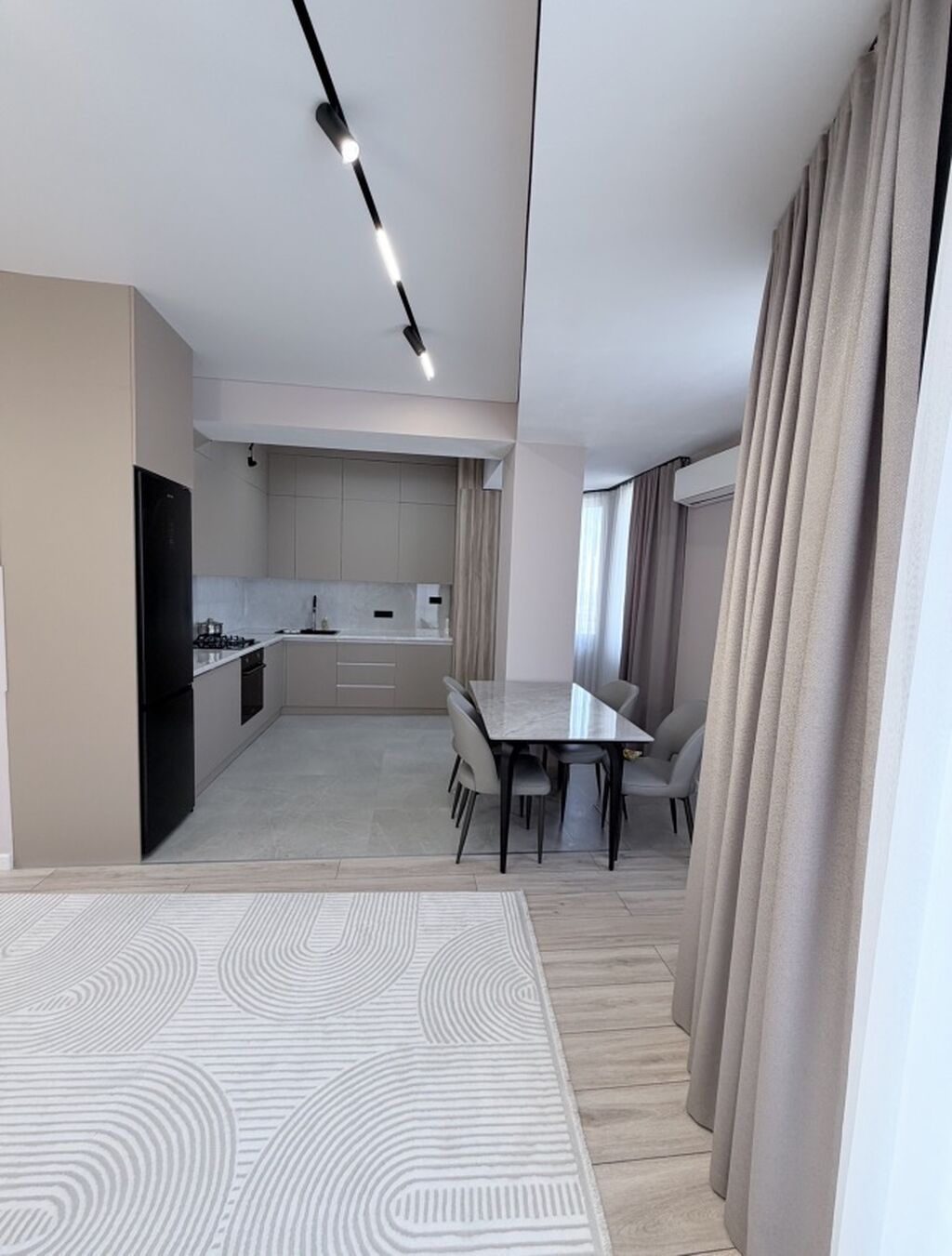 3 комнаты, 85 м², Арча-Бешик ж/м 7 этаж, Дизайнерский ремонт: фото 3