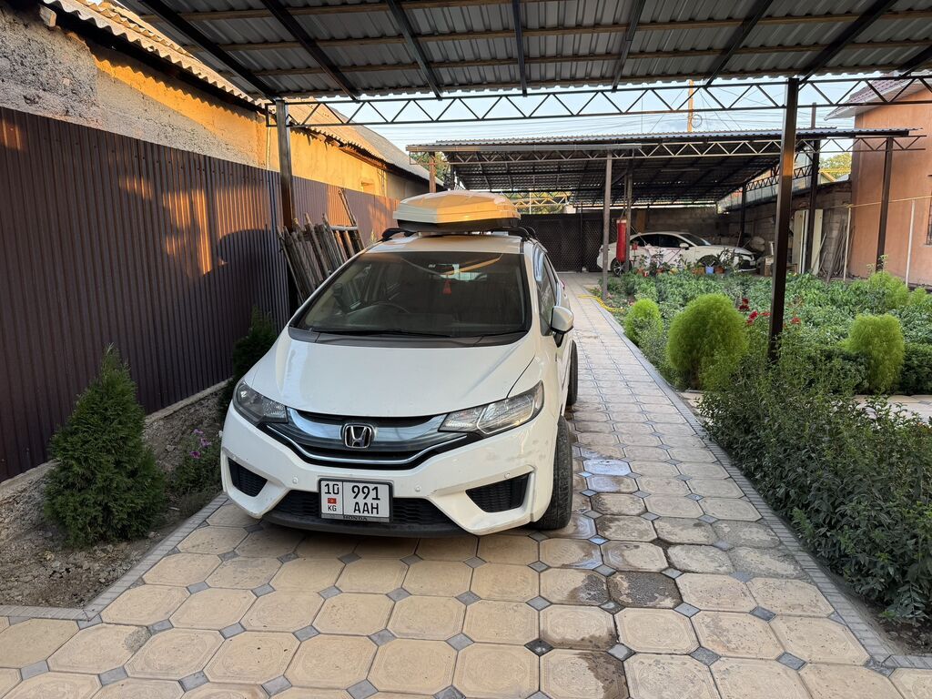 Honda Fit: 2015 г., 1.5 л, Автомат, Гибрид, Хэтчбэк: фото 6