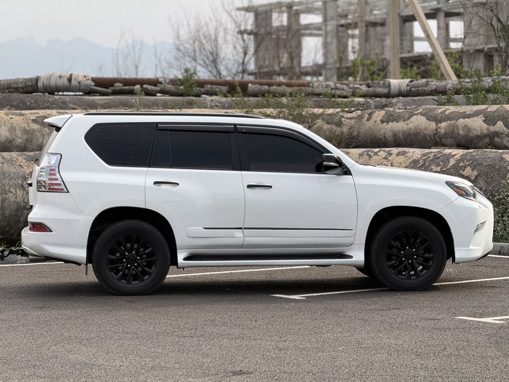 Lexus GX: 2017 г., 4.6 л, Автомат, Бензин, Внедорожник: фото 4