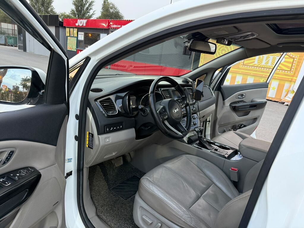 Kia Carnival: 2018 г., 2.2 л, Автомат, Дизель, Минивэн: фото 2