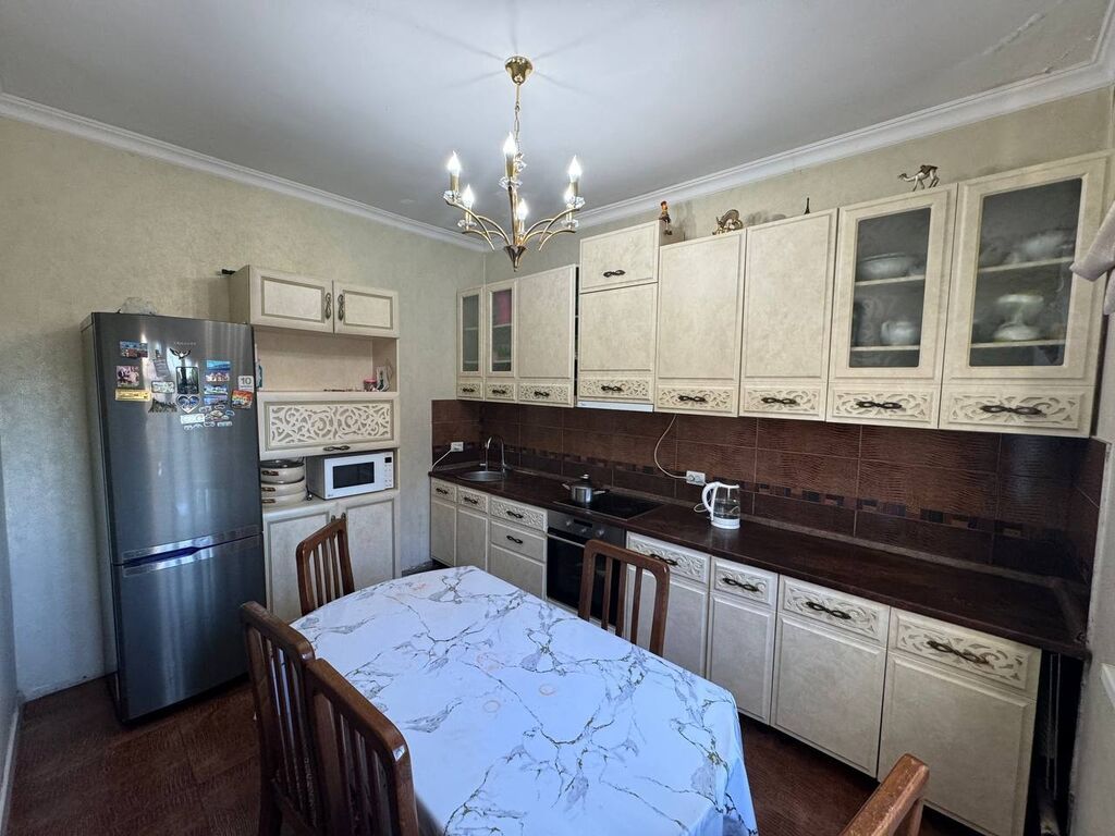 6 комнат и более, 220 м², 9 соток, Бишкек, Ак-Орго ж/м Собственник: фото 4