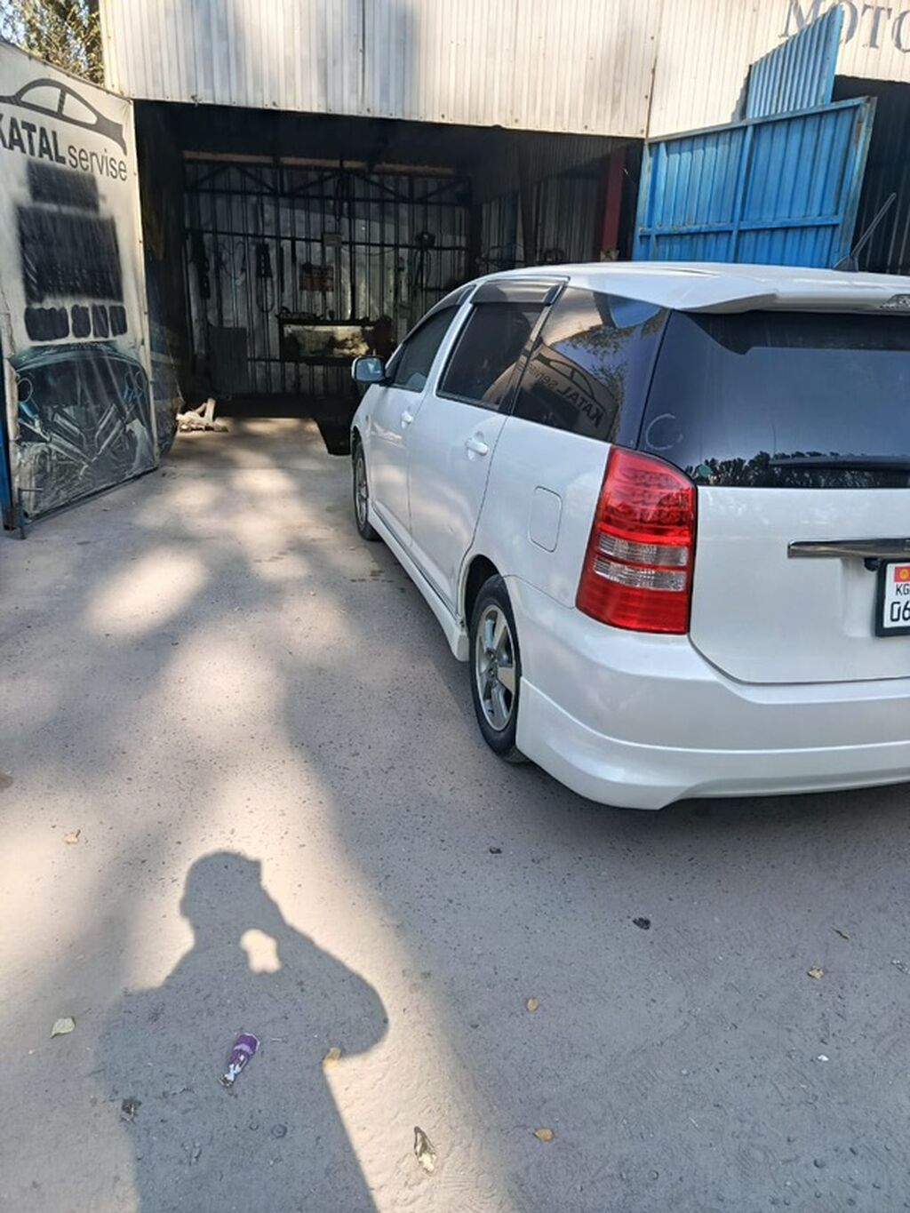 Toyota WISH: 2003 г., 1.8 л, Бензин, Минивэн: фото 2