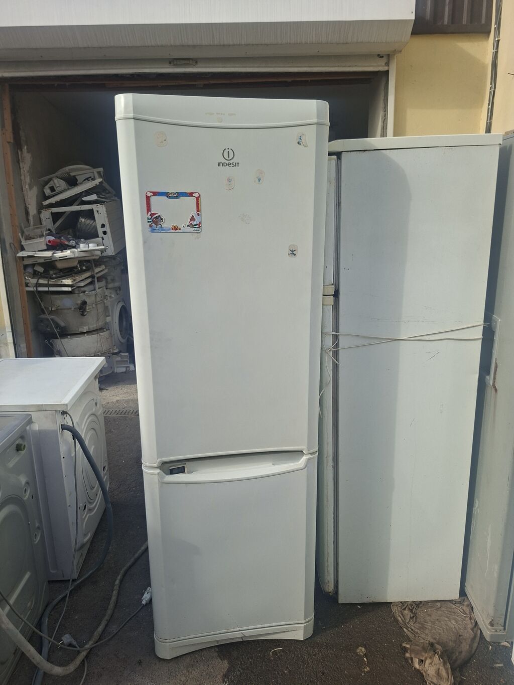 İşlənmiş 2 qapılı Indesit Soyuducu Satılır, rəng - Ağ