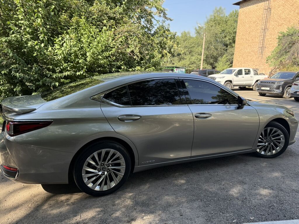 Lexus ES: 2019 г., 2.5 л, Автомат, Гибрид, Седан: фото 4