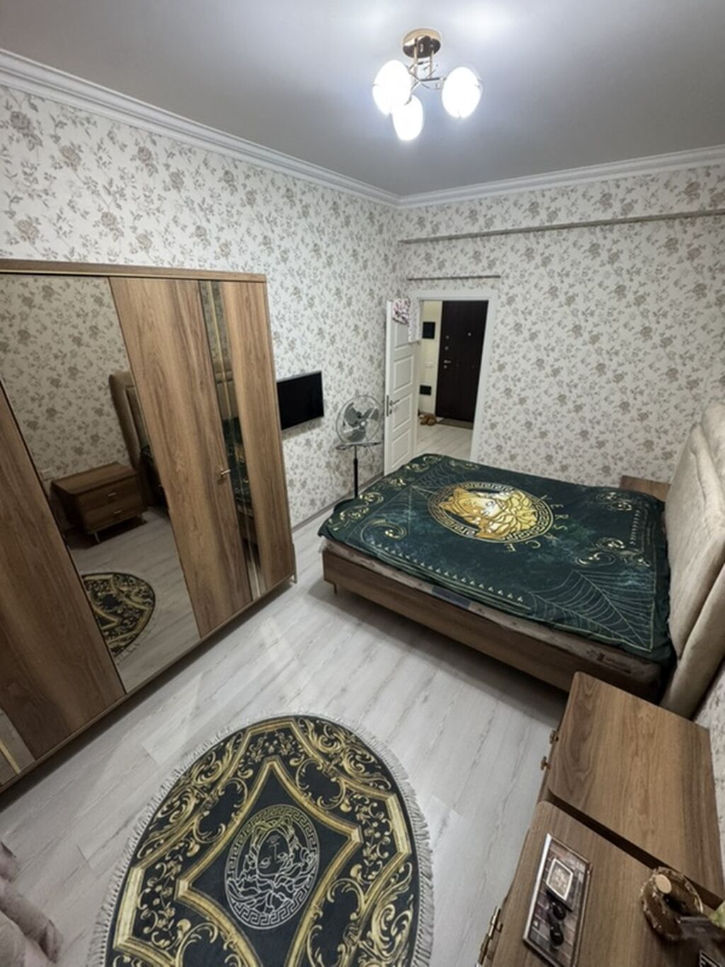 Makler deiləm öz evimdir. 20 Yanvar metrosuna cəmi 5 dəqiqəlik piyada