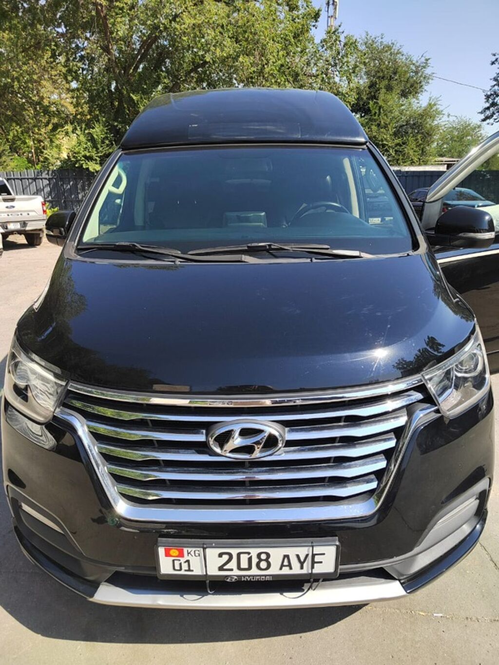 Hyundai Grand Starex: 2019 г., Автомат, Минивэн: фото 1