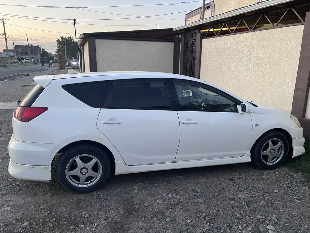 Toyota Caldina: 2003 г., Автомат, Бензин, Универсал: фото 2