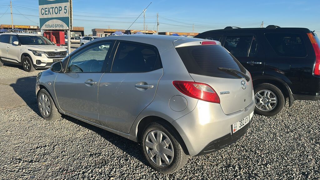 Mazda 2: 2013 г., 1.5 л, Автомат, Бензин, Хэтчбэк: фото 5