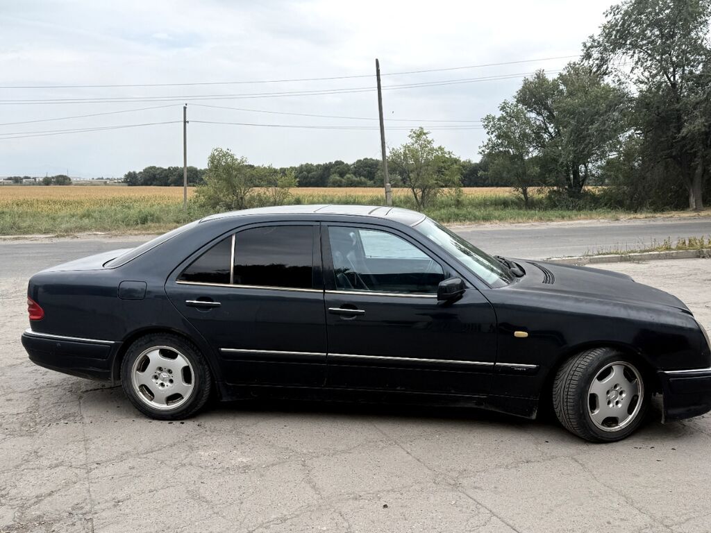 Mercedes-Benz E-Class: 1997 г., 4.2 л, Автомат, Бензин, Седан: фото 2