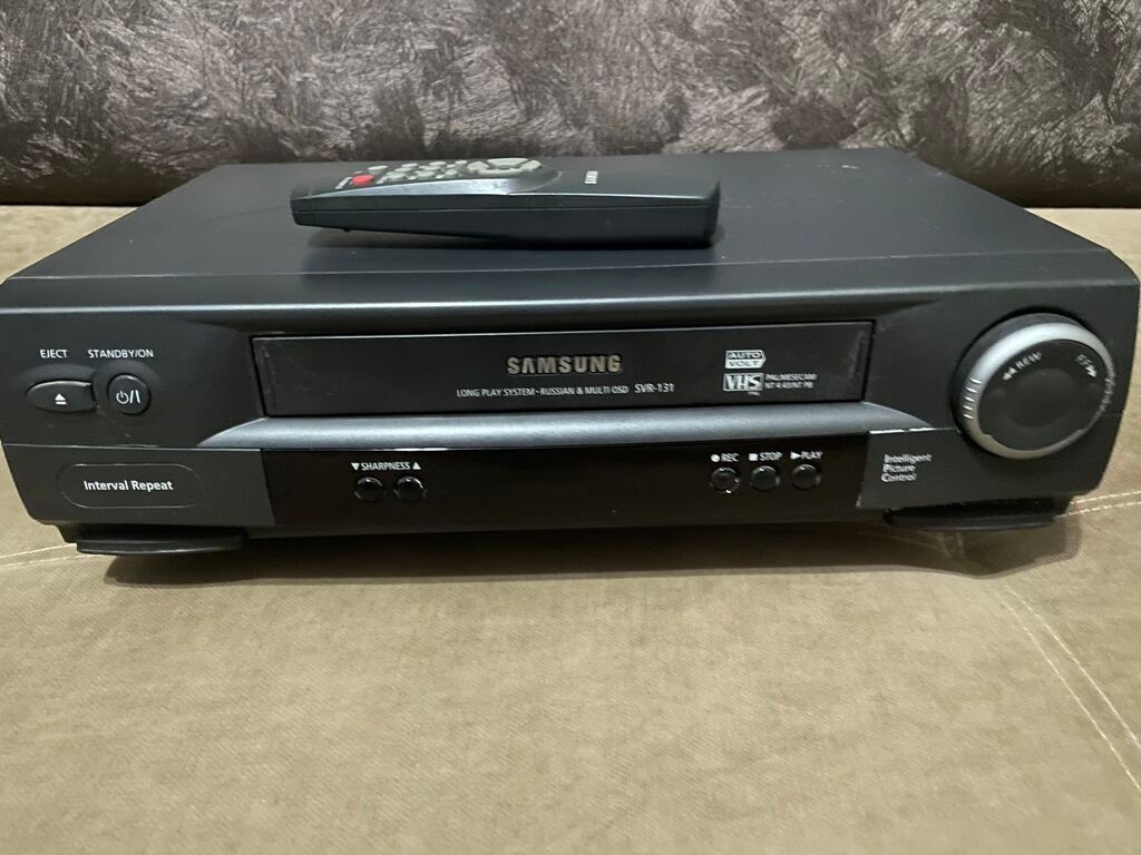 Продаю видик, рабочий, с пультом,Самсунг: 1700 KGS DVD и Blu-ray плееры ...