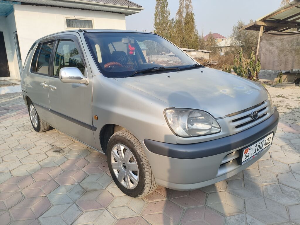 Toyota Raum: 2000 г., 1.5 л, Автомат, Бензин, Минивэн: фото 2