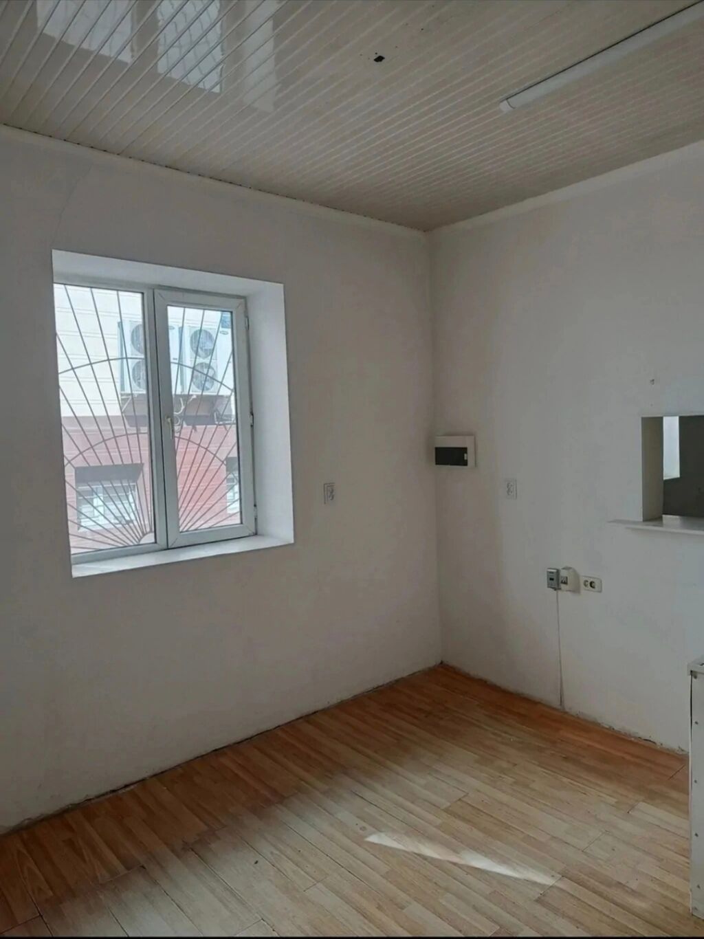 Продажа офисов 80 м², Без ремонта, Без мебели, Частный дом, 1 этаж: фото 7