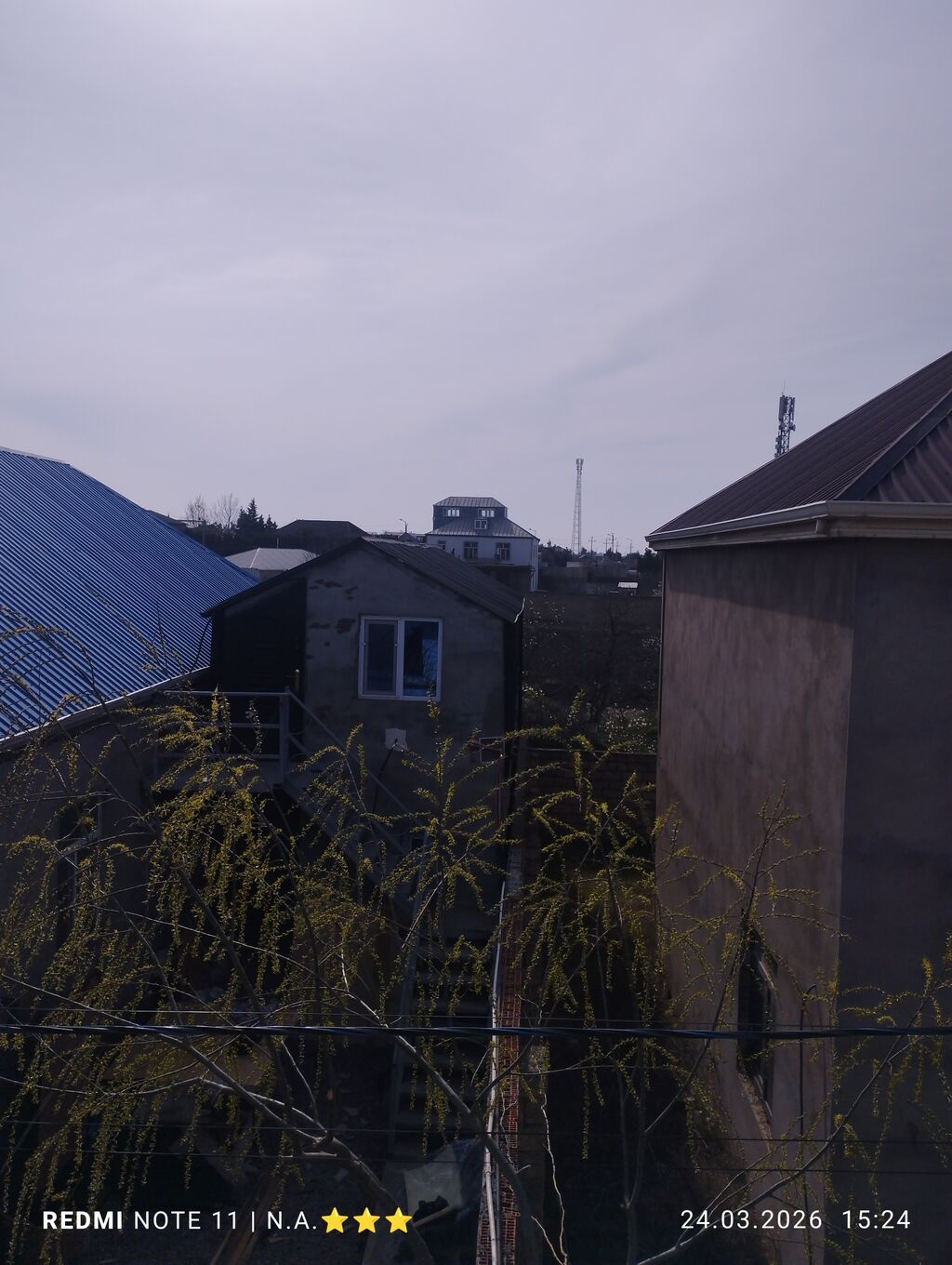 Həyət evi satılır 41-ci Maştağa küçəsi 26 ünvanında. 3 otaq +