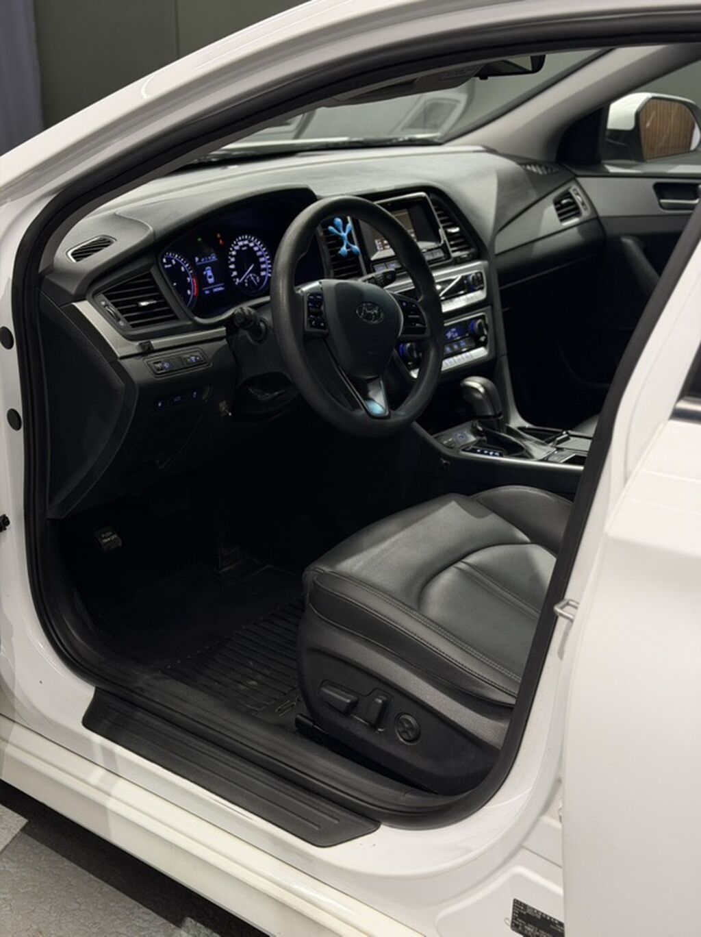 Hyundai Sonata: 2022 г., 2 л, Автомат, Газ, Седан: фото 8